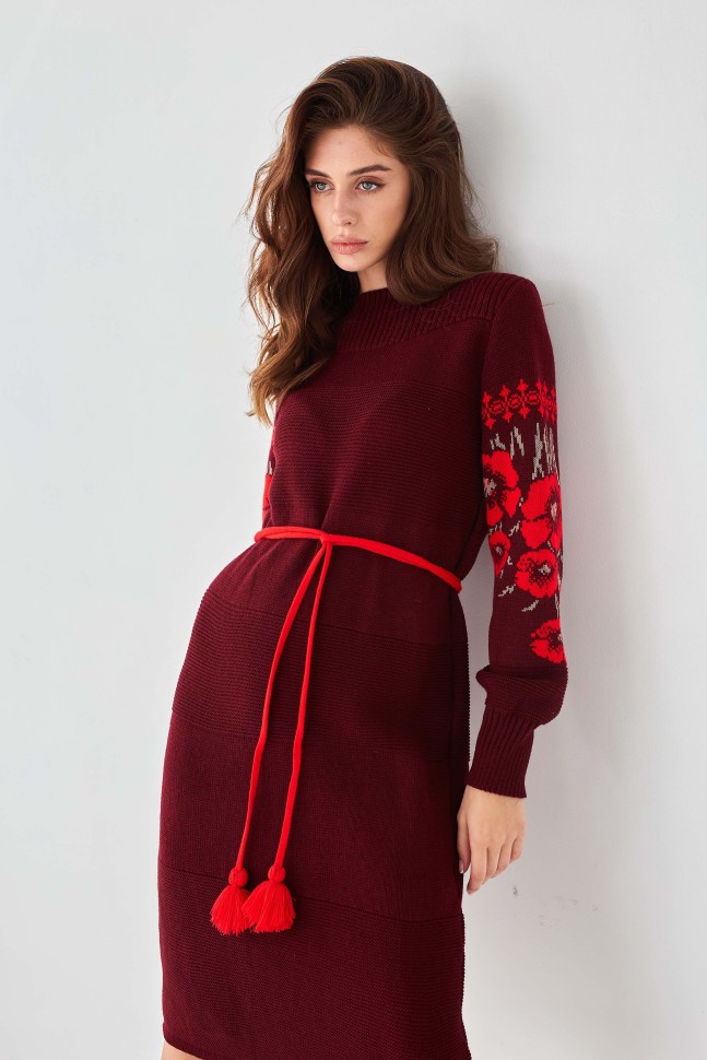 В'язана сукня - вишиванка з квітами «Незламна» (бордо, червоний, мокко)