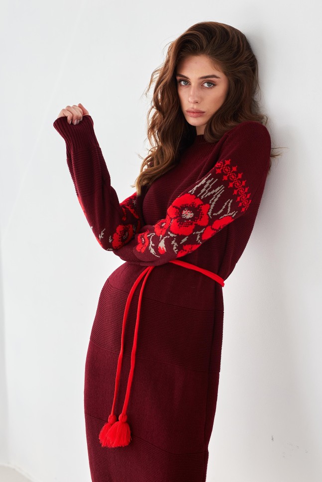 В'язана сукня - вишиванка з квітами «Незламна» (бордо, червоний, мокко)