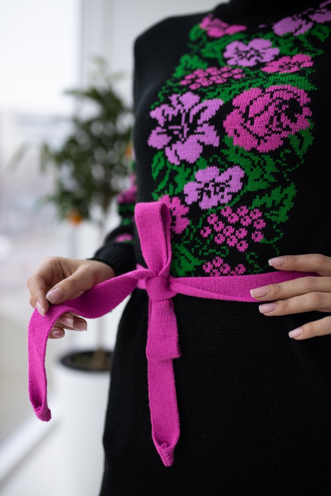 В'язана сукня з орнаментом «Калина» (чорний, рожевий, бузок, зелений)